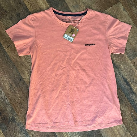 Patagonia Woman’s P-6 Mission Organic T-Shirt - Picture 2 of 6